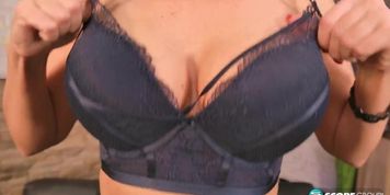 Wife/mom Julia North And Her Big Toy (Beautiful Sexy, Julia Loves, Sexy Love)