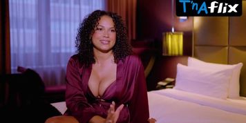 Vanessa Mark Butt,  Breasts Scene  in Playboy Magazine Germany