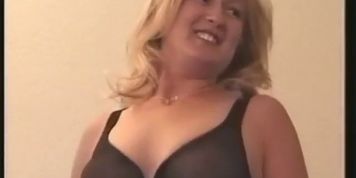 Amateur blonde needs a hard fuck