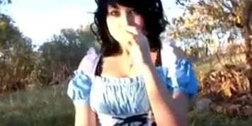 Alice in Wonderland cosplay gf has public hookup with beau