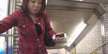Kinky asian goldenshowering subway