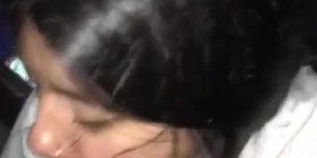 Chashmish Girl From Mumbai Gives Blowjob