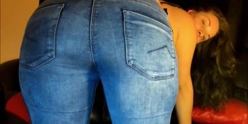 Super sexy jeans farts