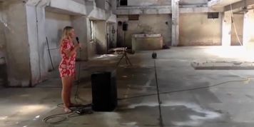 Hot and voluptuous blonde runs around the building naked