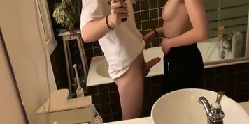 We had to leave the family dinner to hide ourselves in the bathroom - amateur sextape
