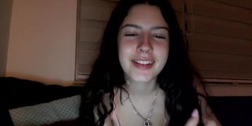 Webcam teen showing her pussy and perfect boobs