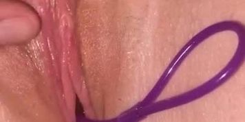 Vado a una cena di lavoro con le mie kegel balls nella figa e me le faccio togliere dal mio capo 