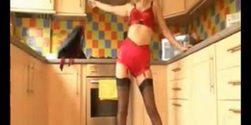 Clair-Lou striptease 15