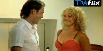 Doreen Jacobi Sexy Scene  in Macho Im Schleudergang