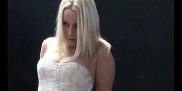 Blonde Big Tit Girl In A Photo Shoot