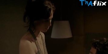 Ariadna Gil Butt Scene  in Sola Contigo