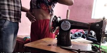 Tailor ne bhabhi ka  naap  lete lete bhabhi ko hi chod dala