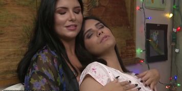 Girlfriendsfilms Milf Romi Rain Lesbian Ass Licking Teen Girl (Violet Starr)