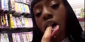 Black girl knows how to screw properly (Jada Fire)