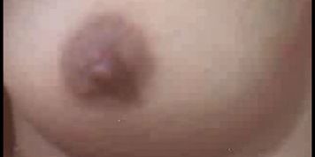 Hot Asian masturbates in front of the webcam