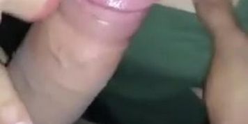 Un amigo me paga por una mamada parte 1 