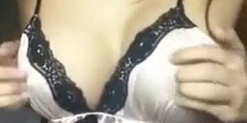 Hot And Sexy Teen Girl Show Her Sexy Boobs