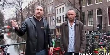 Hottie sucks and gets licked