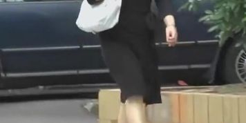 Sharking with no panties while going for a walk after work