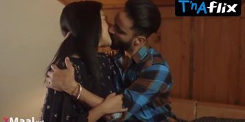 Priyanka Chaurasia Bikini Scene  in Samay Yaatra