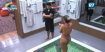 pagando peitinho ana paula minerato