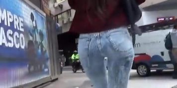 Nice ass in torn jeans