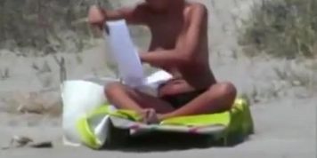 tetona en la playa