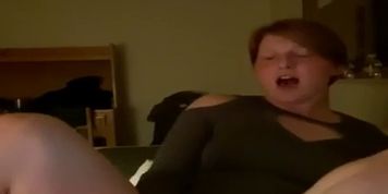Girl Cums Rough With Wand (Shaking Orgasm)