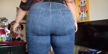 Struggling Jeans JOI