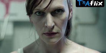 Zsofia Szamosi Sexy Scene  in Enyhen Sos
