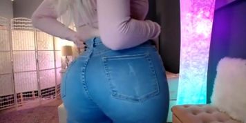 Huge Ass in Tight Jeans