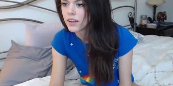 Teen From United States Show Young Body On Webcam