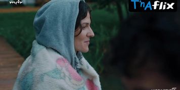 Victoria Findlay Butt,  Breasts Scene  in Kennt Ihr Euch?