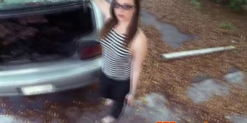 Teen pawnshop chick rides dick for money