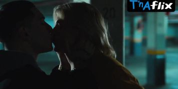 Stefania Roitaman Sexy Scene  in Rap Battlefield