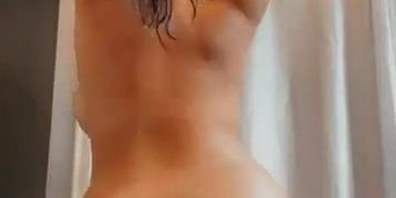 Big tits big ass in shower DD