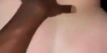 Dora levando surra de pika