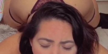 jugando sola en casa con mi dildo sexo oral masturbaci&oacute;n Travesuras FootJob
