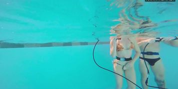 Couple films couple Eva Sasalka and Jason underwater fucking