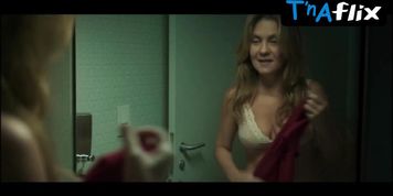 Adriana Esteves Underwear Scene  in Assedio
