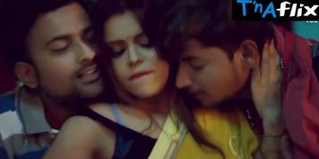 Pooja Poddar Sexy Scene  in Napunsak