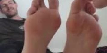 Kirk-e-wood Feet Worshiped