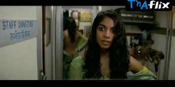 Amara Karan Butt Scene  in The Darjeeling Limited