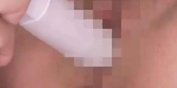 [RETOUCH] The rich young lady is horny to call two men using sextoy to destroy the cunt