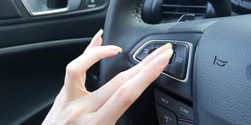 Fantasynail scratching car elements by her long nails