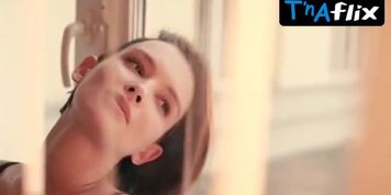Paulina Andreeva Sexy Scene  in Metod