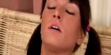 hot european teen - who is she?