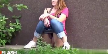 Voyeur Catches Red Head Peeing