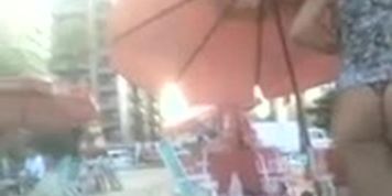 Bunda alta na praia