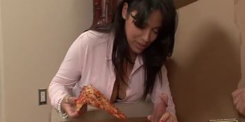 Latina milf (Sienna West)